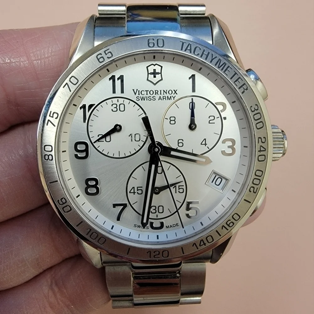 Victorinox Swiss Army Stainless Steel Men's Watch - Picture 2 of 6